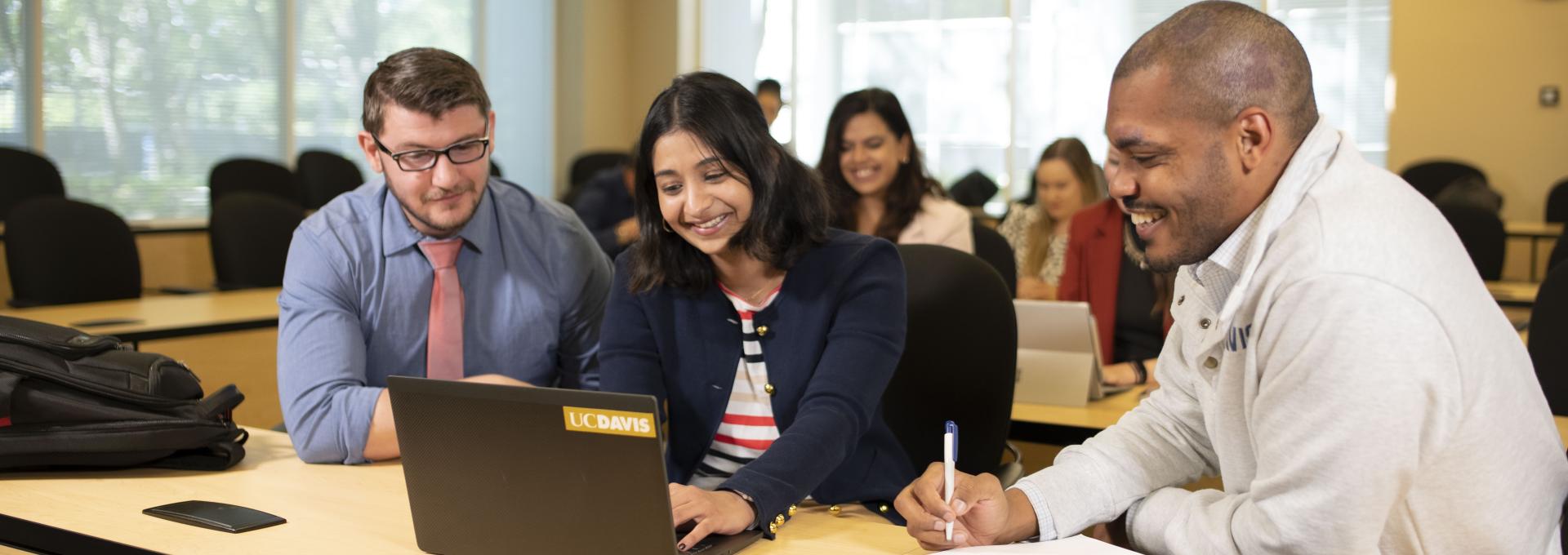 Bay Area Part-Time MBA students in the classroom