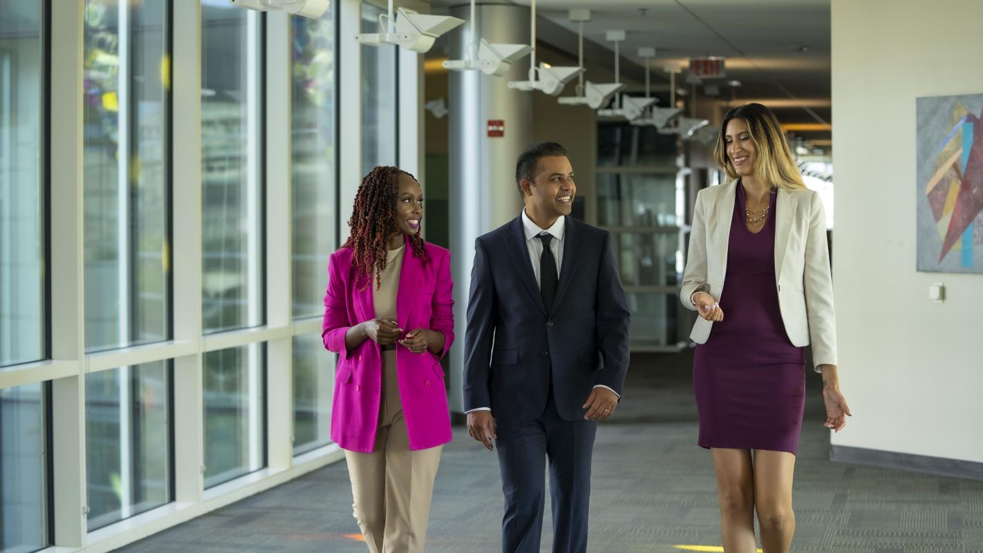 Sacramento Part-Time MBA students on campus