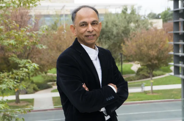 Portrait of Hemant Bhargava