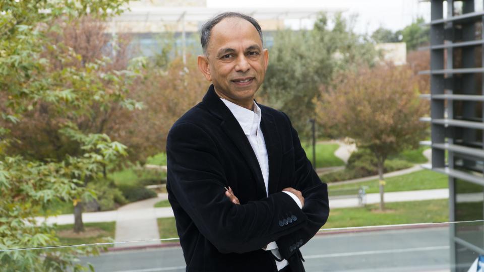 Portrait of Hemant Bhargava