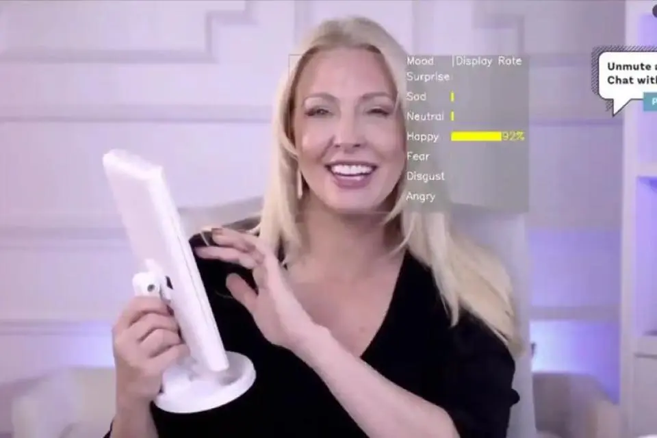 Livestreamer smiling