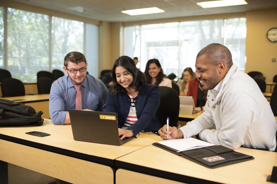 Bay Area Part-Time MBA students in the classroom