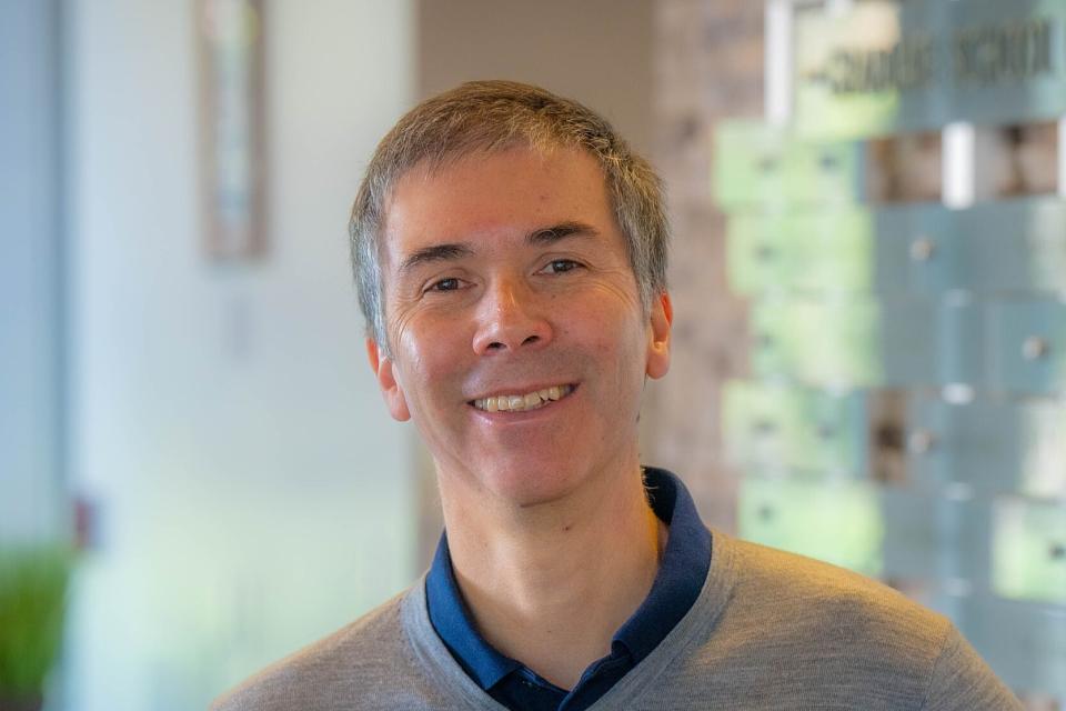 Professor Robert Marquez
