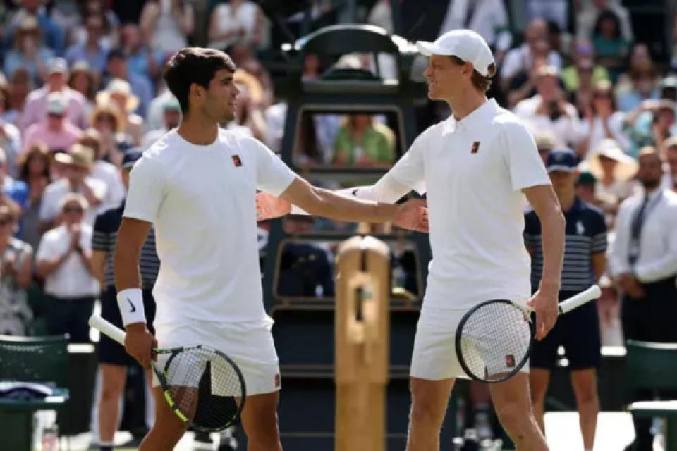 tennis players shaking hands